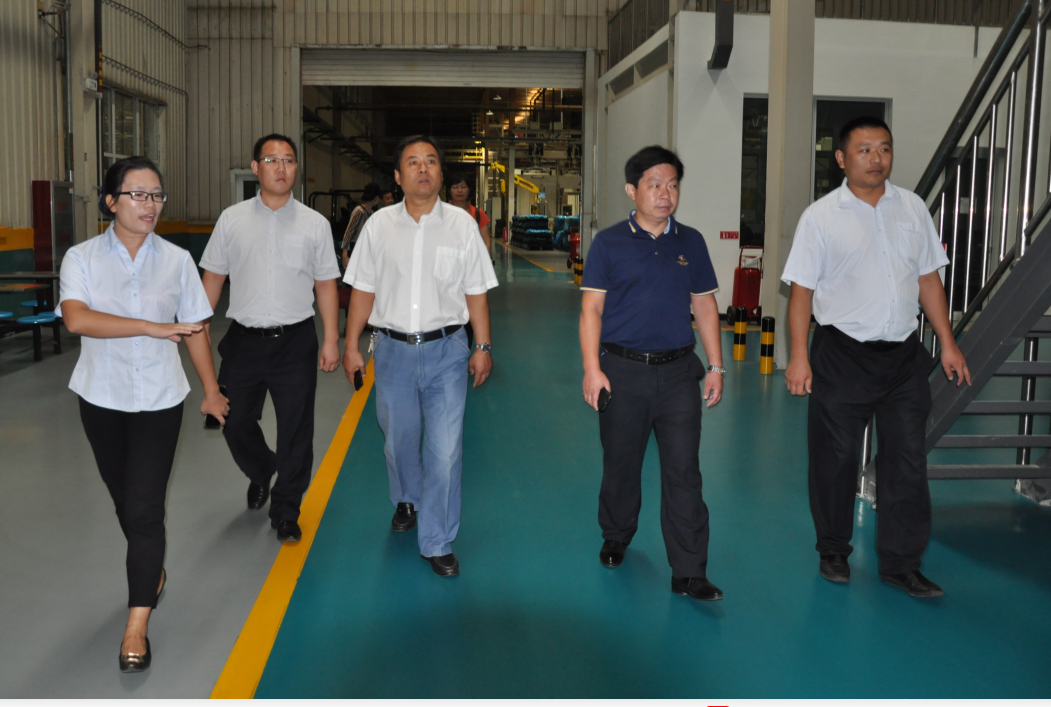 齊河縣工商聯(lián)領(lǐng)導、齊河龍運物業(yè)領(lǐng)導一行蒞臨連心物業(yè)指導工作