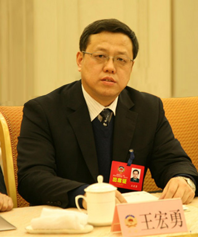 選擇“連心”就是選擇放心——記濟南市政協(xié)委員，濟南連心物業(yè)有限公司黨支部書(shū)記、董事長(cháng)王宏勇